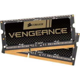 Das Bild zeigt zwei Module des Corsair Vengeance SO-DIMM 64 GB DDR4-2666 Dual-Kit Arbeitsspeichers. Sie sind für die Nutzung in kompatiblen Laptops oder kompakten PCs konzipiert, um die Systemleistung durch Erhöhung des Arbeitsspeichers zu verbessern. Jedes Modul hat mehrere integrierte Schaltkreise auf einer kleinen Platine mit einem charakteristischen goldfarbenen Kontaktbereich am unteren Rand. Der Arbeitsspeicher ist mit einem Label versehen, das das Markenlogo und den Namen der Produktserie aufweist.