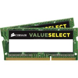 Das Bild zeigt zwei RAM-Module des Typs SO-DIMM, speziell ein 16 GB DDR3-1600 Dual-Kit, vermutlich vorgesehen für den Einsatz in Laptops oder kompakten PCs, aufgrund des kleineren Formfaktors gegenüber herkömmlichen DIMM-Modulen. Die Module sind mit dem Logo und der Beschriftung "CORSAIR VALUESELECT" versehen, wodurch der Hersteller Corsair und die Produktlinie ValueSelect erkennbar sind. Das Bild soll Verbraucher informieren und ist wahrscheinlich für eine Produktpräsentation oder Verkaufsanzeige gedacht.