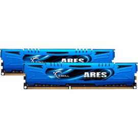 Das Bild zeigt den G.Skill Ares Series 8GB (2x4GB) DDR3-1600 Dual-Kit Arbeitsspeicher. Zwei RAM-Module sind nebeneinander platziert, wobei das Design in einem auffälligen Blau mit einer Kühlrippen-Konstruktion für effektive Wärmeabfuhr gestaltet ist. Auf den Modulen ist der Markenname "G.Skill" sowie die Produktreihe "ARES" deutlich sichtbar. Diese Darstellung dient dazu, das Aussehen, die Farbgebung und das physische Design des Arbeitsspeichers zu präsentieren, was für Kunden bei der Identifizierung und Auswahl des Produkts hilfreich sein kann.