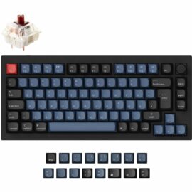 Das Bild zeigt die Q1 Knob Gaming-Tastatur mit einem kompakten Layout ohne Ziffernblock. Die Tastatur hat ein modernes Design mit einer Kombination aus dunklen und blauen Tasten und einer hervorstechenden roten Escape-Taste. Eine herausnehmbare Tastenkappe ist am oberen Rand zu sehen, die das Innere des Schalters eines mechanischen Schlüssels offenbart. Dies dient zur Veranschaulichung des mechanischen Switch-Designs, welches für eine präzise und ansprechende Tasteneingabe bei Gaming-Tastaturen wichtig ist. Im Vordergrund liegen zusätzliche Tastenkappen, möglicherweise zur Anpassung oder zum Austausch auf der Tastatur. Das Ziel des Bildes ist es, die Designmerkmale und die Anpassungsfähigkeit der Q1 Knob Gaming-Tastatur zu präsentieren.