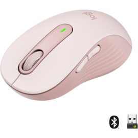 Das Bild zeigt die Logitech Signature M650 L Wireless Maus in Rosa, schräg von der Seite betrachtet. Die Maus verfügt über ein Scrollrad und zwei Tasten im Hauptklickbereich sowie ein sichtbares Logitech-Logo. Rechts unten im Bild ist das USB-Dongle neben einem Bluetooth-Symbol abgebildet, was die kabellosen Verbindungsmöglichkeiten des Geräts hervorhebt. Der Zweck des Bildes ist es, Design und Verbindungsoptionen der Logitech Signature M650 L Wireless Maus zu präsentieren.