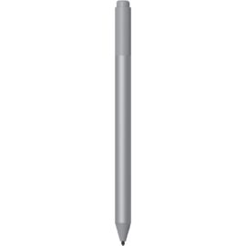 Das Bild zeigt den Surface Pen, einen Eingabestift, in einer silbernen Farbvariante. Der Stift ist in einer vertikalen Ausrichtung zu sehen und besitzt an seiner Spitze eine feine, schwarze Spitze zum Zeichnen oder Schreiben auf einem kompatiblen Touchscreen. Der Zweck des Bildes ist, das Design und die Form des Surface Pen zu präsentieren.