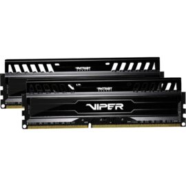 Das Bild zeigt zwei RAM-Module, spezifisch das DIMM 16 GB DDR3-1600 Dual-Kit, bekannt als Patriot Viper 3 Series Black Mamba Arbeitsspeicher. Die Module sind in Schwarz gehalten mit einer markanten, gezackten Kühlkörperkonstruktion in gleichem Farbton, auf denen das Patriot-Logo und der Schriftzug 'VIPER' deutlich sichtbar sind. Der Zweck des Bildes ist es, das Design und das Aussehen des Arbeitsspeichers zur Ansicht für potenzielle Käufer darzustellen.