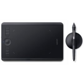 Das Bild zeigt das Intuos Pro S Grafiktablett von Wacom. Zu sehen ist das schwarze Tablett mit einem Touch-Ring, ExpressKeys und der markanten Arbeitsfläche sowie der Stift und der Stifthalter. Das Bild dient dazu, das Aussehen und das Design des Produktes zu präsentieren, sowie die mitgelieferte Ausrüstung, die für digitale Kreationen wie Zeichnen, Malen oder Designarbeiten genutzt wird.